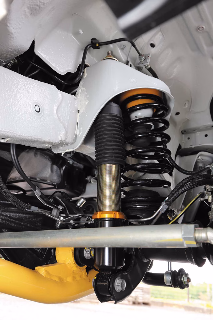 乗りやすさを追求しながら開発されたスプリングとダンパーのコンビネーション。（SAS 4WD FACTORY）