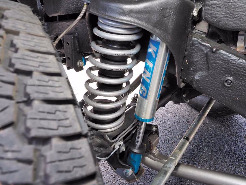 レースフィールドで有名なＫＩＮＧ　ＳＨＯＣＫを、ストリートスペックで設定。（Showa Garage）